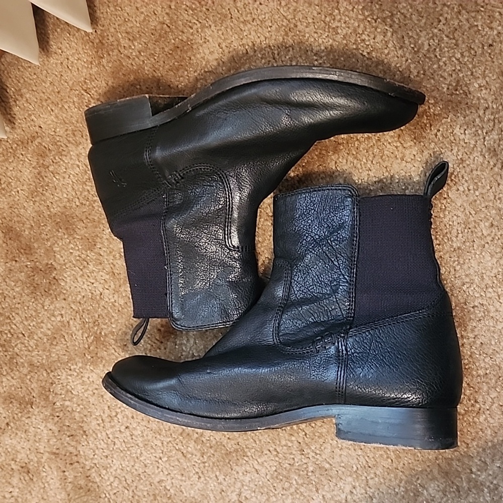Frye Molly Gore Short Ankle Boots Black Leather W 7 1/2 - Picture 10 of 13